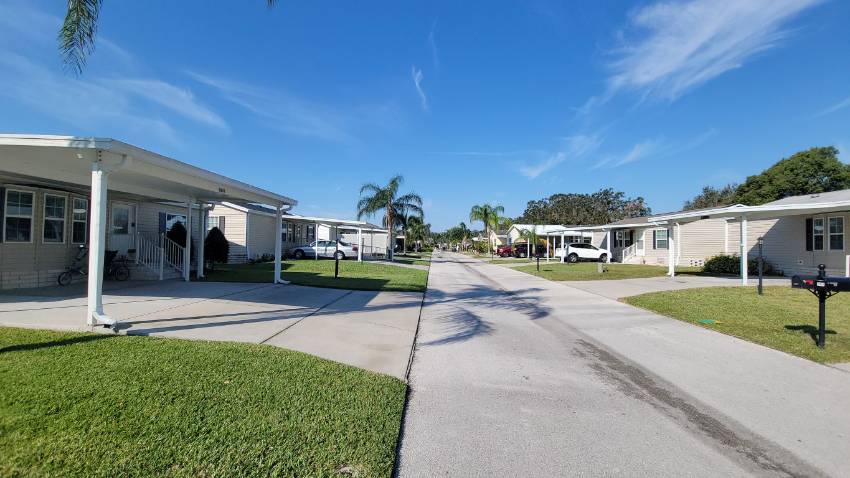 1001 Heartwood Cypress Drive a Winter Haven, FL Mobile or Manufactured Home for Sale